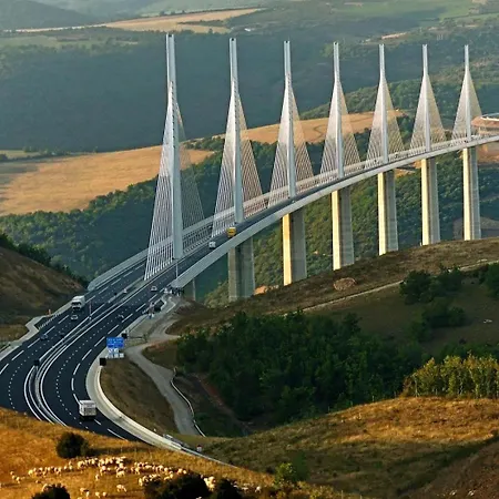 Bienvenue Entre Lacs, Balades Et Culture Salmiech