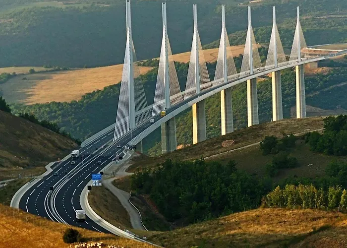 Bienvenue Entre Lacs, Balades Et Culture Salmiech