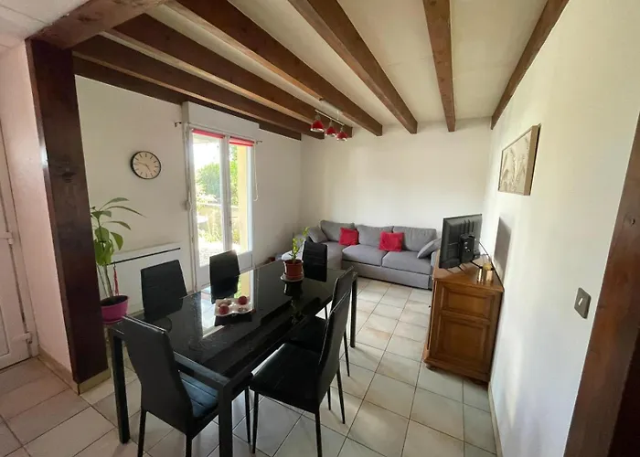 Vakantiehuis Bienvenue Entre Lacs, Balades Et Culture Salmiech